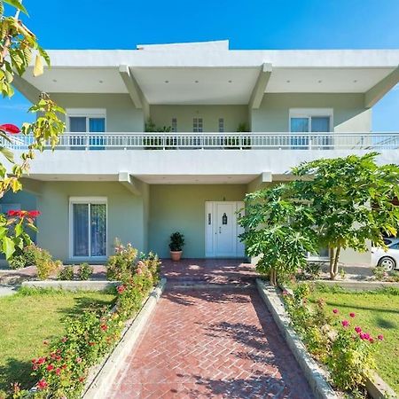 Greek Style Ground Floor Apartment & Pool เอียลิซอส ภายนอก รูปภาพ