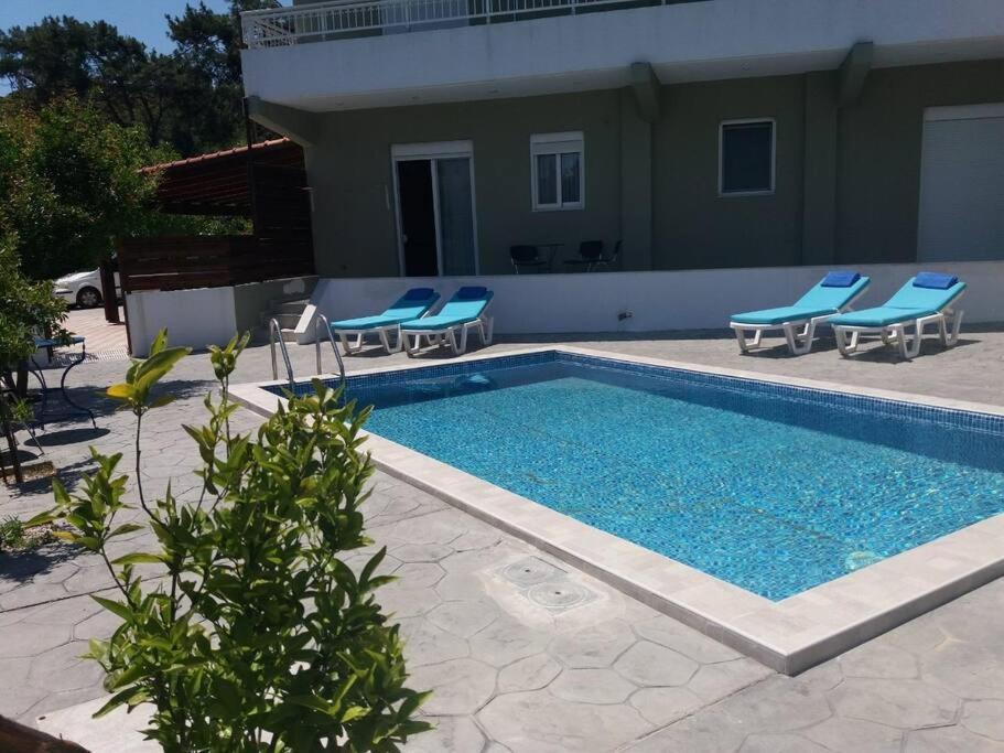 Greek Style Ground Floor Apartment & Pool เอียลิซอส ภายนอก รูปภาพ
