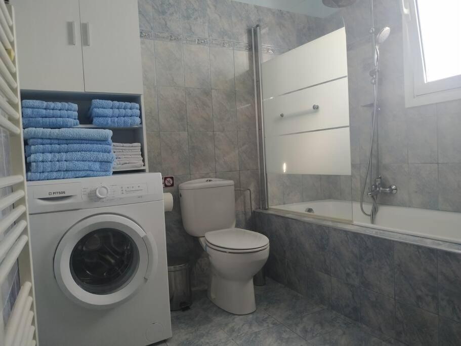 Greek Style Ground Floor Apartment & Pool เอียลิซอส ภายนอก รูปภาพ
