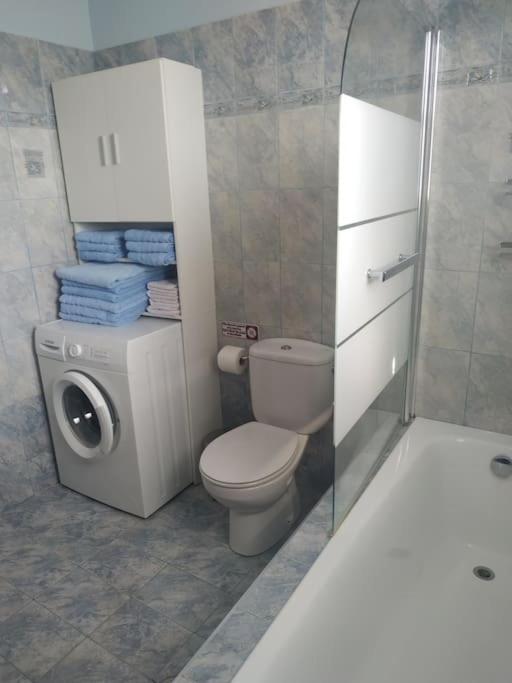 Greek Style Ground Floor Apartment & Pool เอียลิซอส ภายนอก รูปภาพ