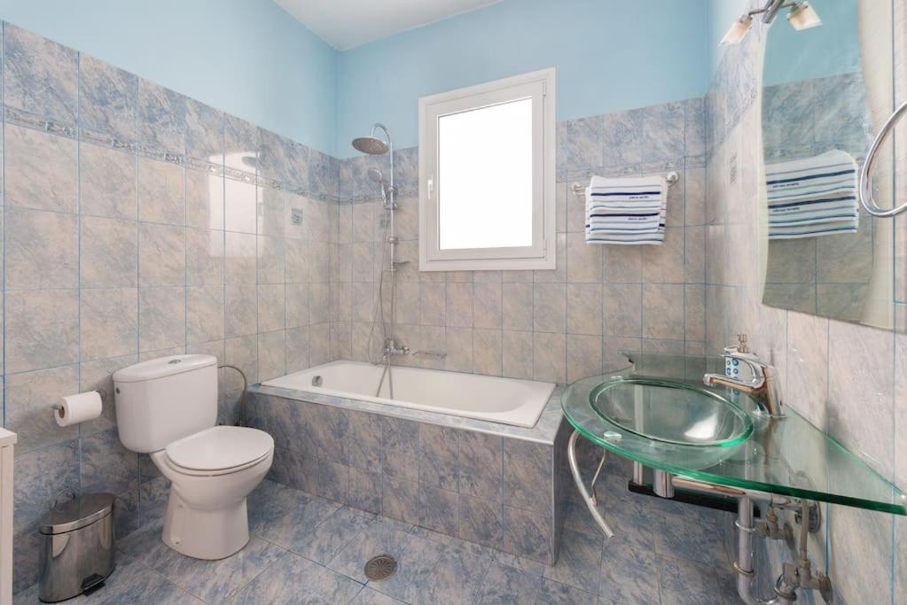 Greek Style Ground Floor Apartment & Pool เอียลิซอส ภายนอก รูปภาพ