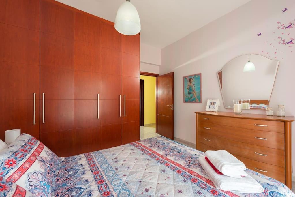 Greek Style Ground Floor Apartment & Pool เอียลิซอส ภายนอก รูปภาพ