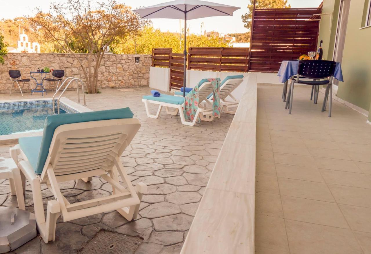 Greek Style Ground Floor Apartment & Pool เอียลิซอส ภายนอก รูปภาพ